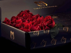 RED LUXURY ROSES